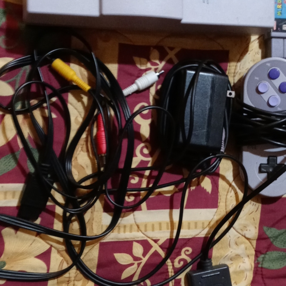 Super Nintendo - Picture 3 of 4